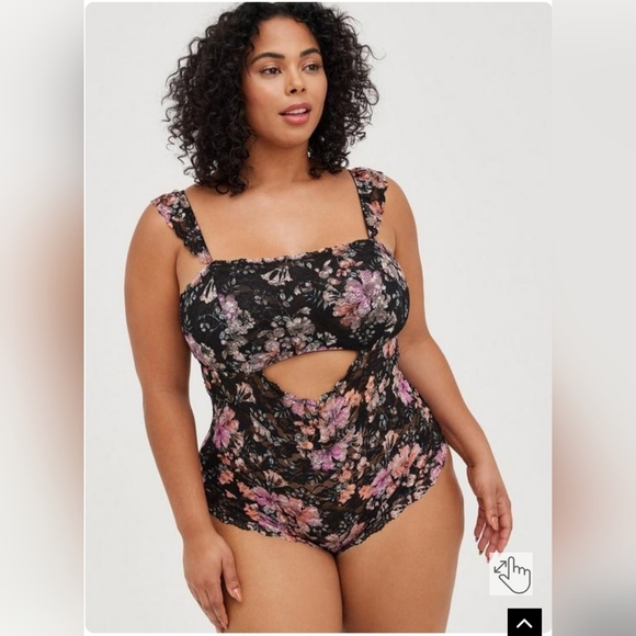 Torrid Lace Front Cutout Bodysuit Floral Pattern - Picture 11 of 11